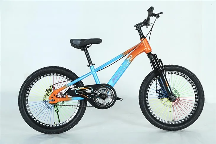 Barevné dětské kolo